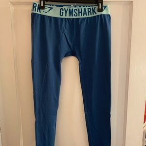 Gym shark leggings